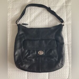 Vintage Coach shoulder bag in black leather, pristine condition